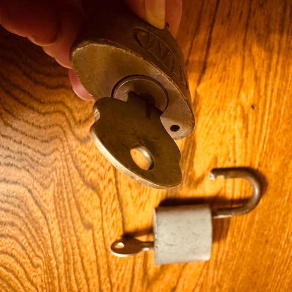 Vintage Yale and WB Padlocks - Picture 4 of 7